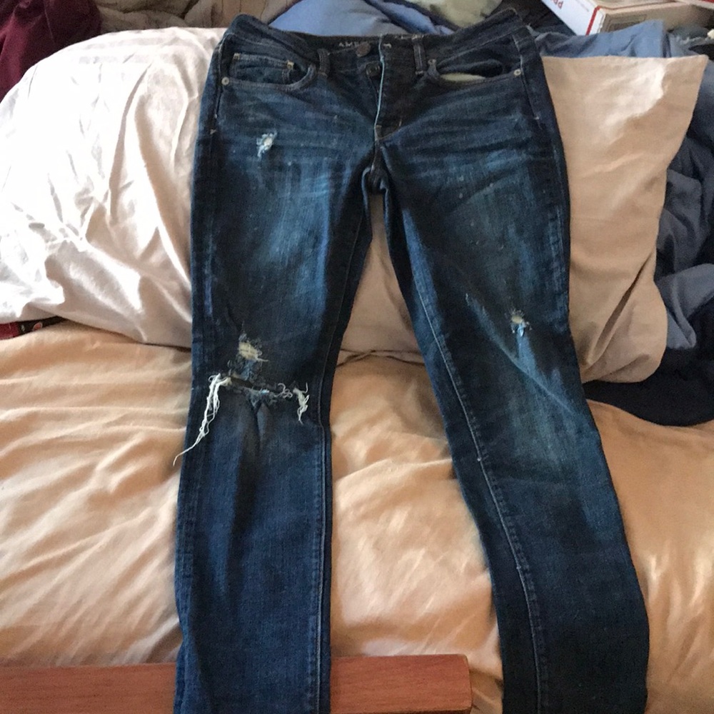 American eagle distressed jean